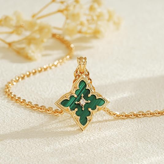 Emerald Clover Pendant Necklace | Guld
