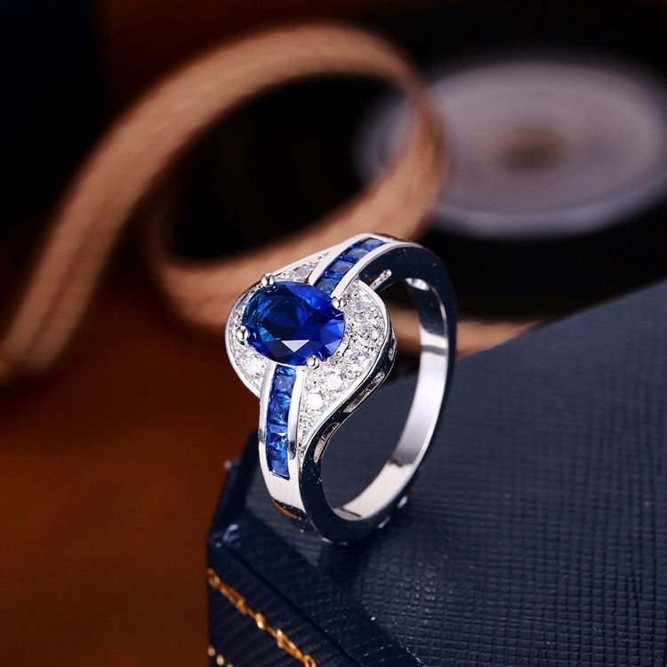 Sapphire Flow Ring | Hvidguld