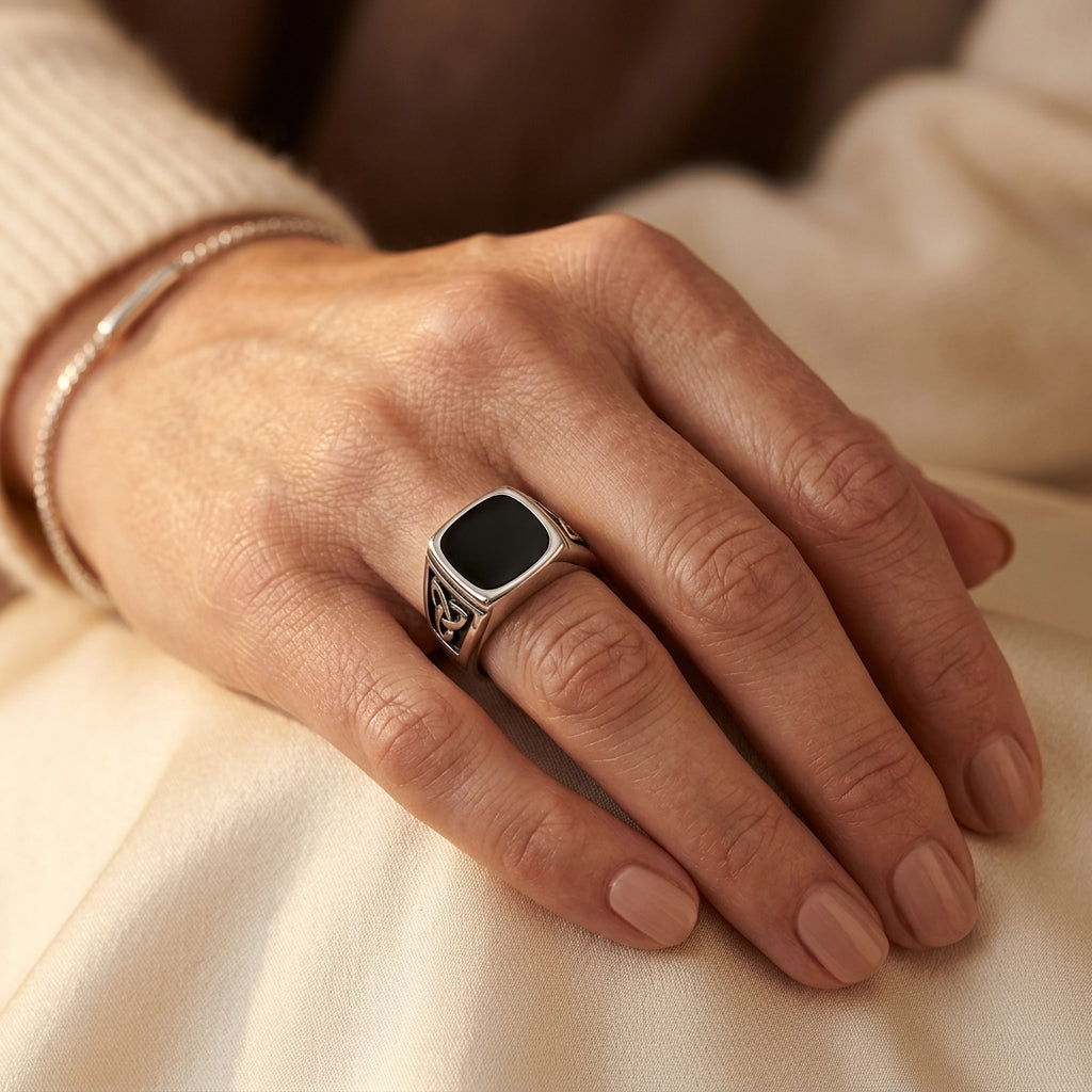 Sort Onyx Signetring | Guld