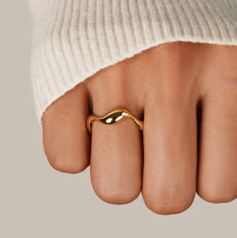 Elyra Smooth Flow Ring | Guld