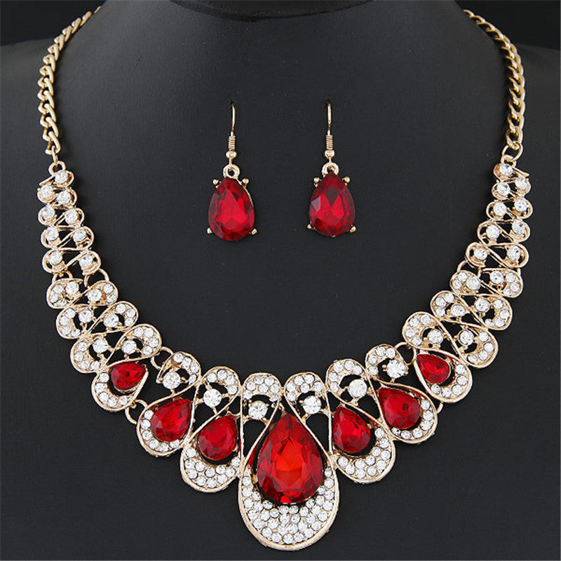 Maevina Crimselle Smykkesæt | Guld