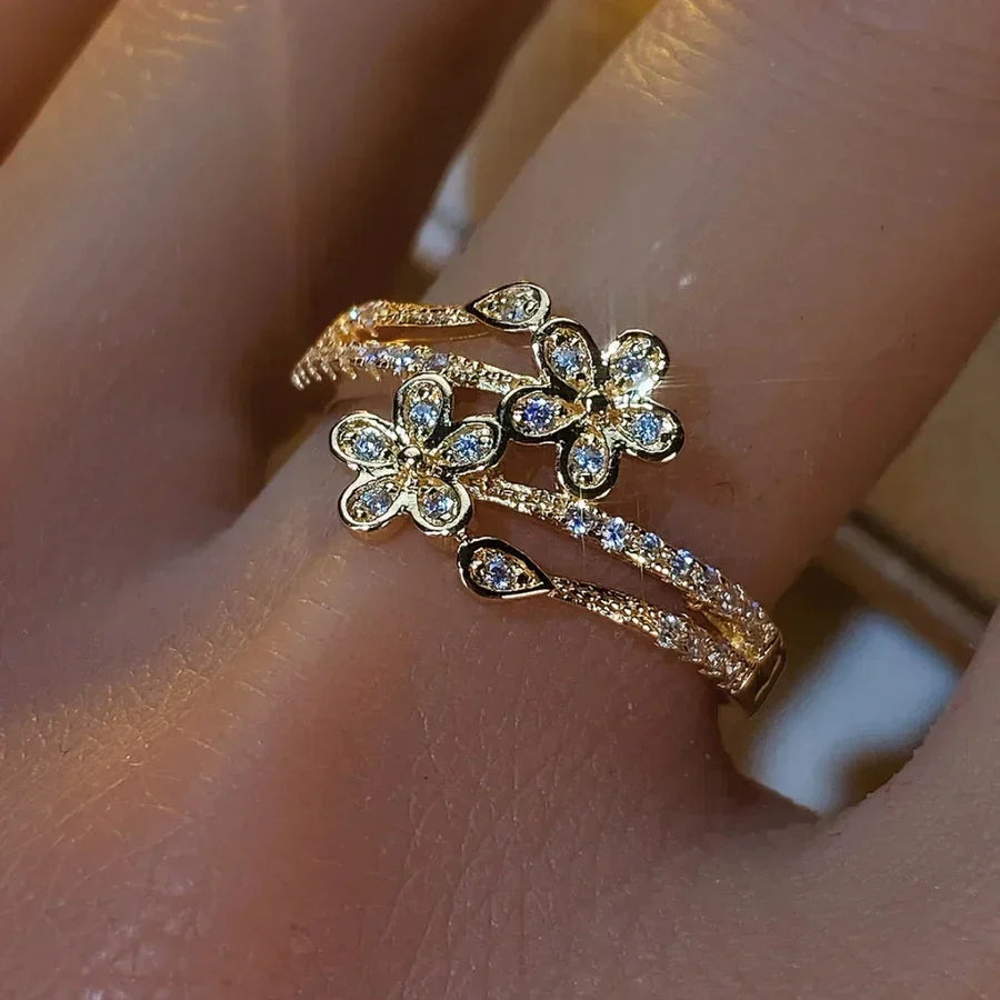 Elegant Lys Blomst Guld Ring | Guld