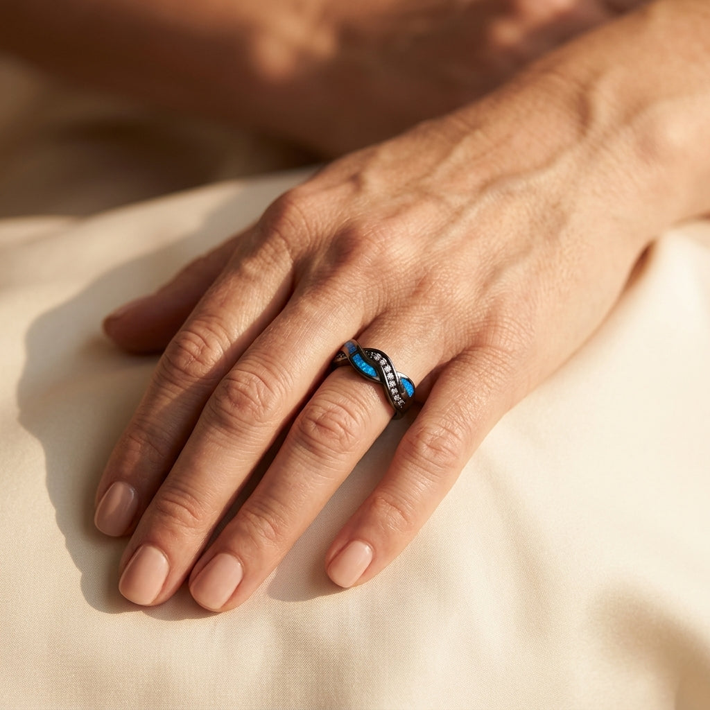 Thessia Lunebray Ring | Hvidguld